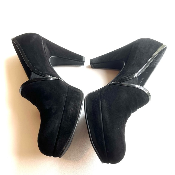 Stuart Weitzman black suede heels - Picture 5 of 7